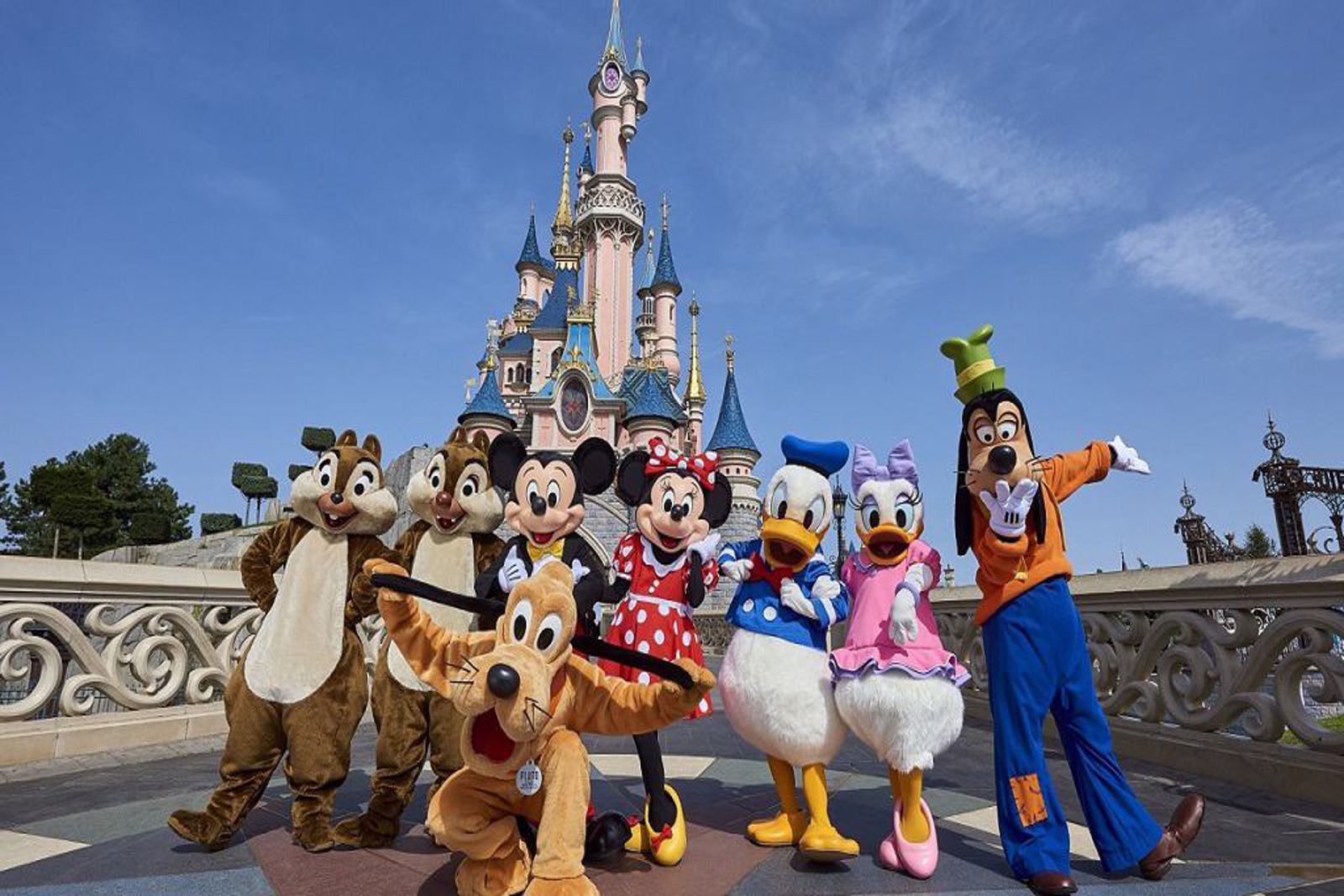 İzmir’den Paris Disneyland Turu